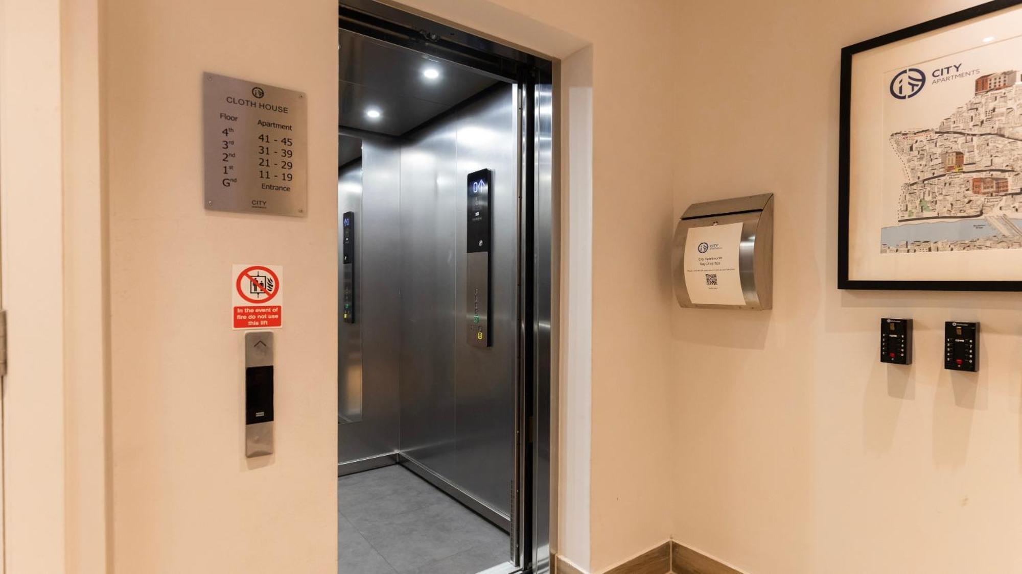 Barbican Serviced Apartments By Lovelystay Londres Extérieur photo